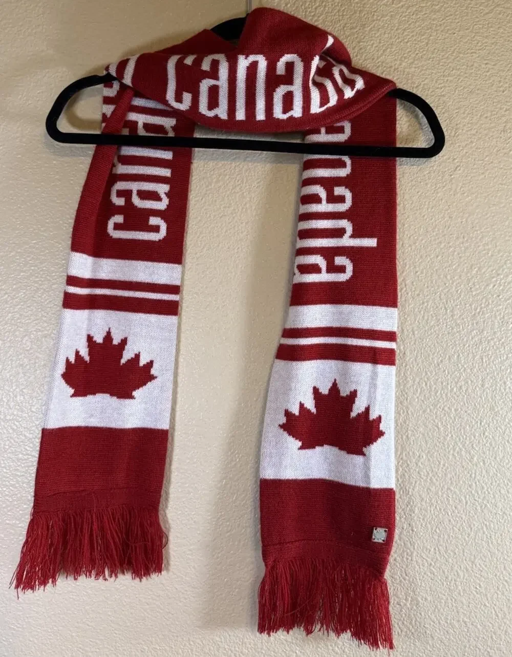 Canada Knit Scarf Red Maple Leaf 6x60